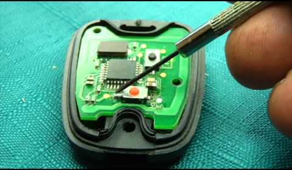 oštećen auto ključ elektronika popravka i kodiranje beograd